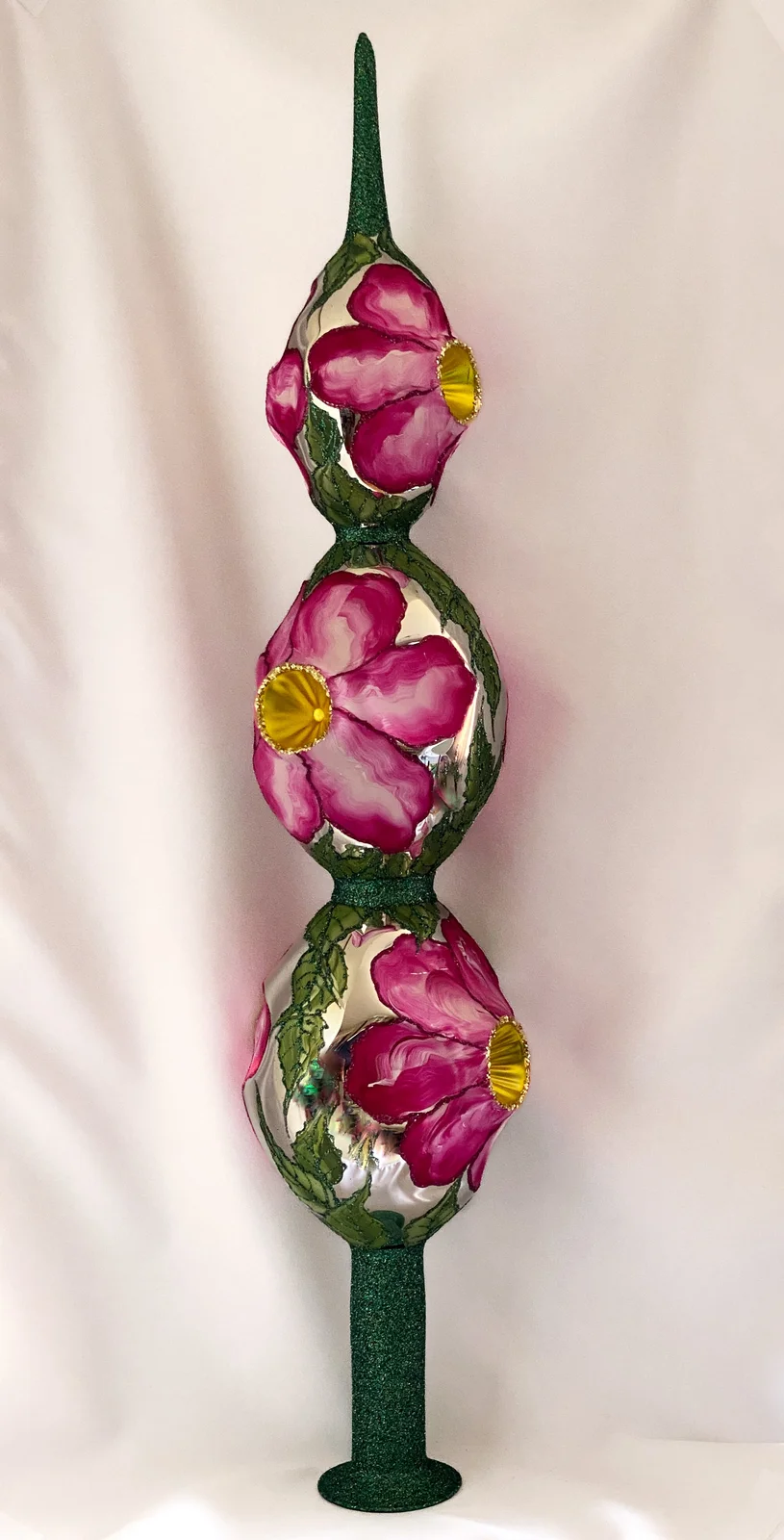 Wiktoria Grosse Spitze mit Magnolienblüten
