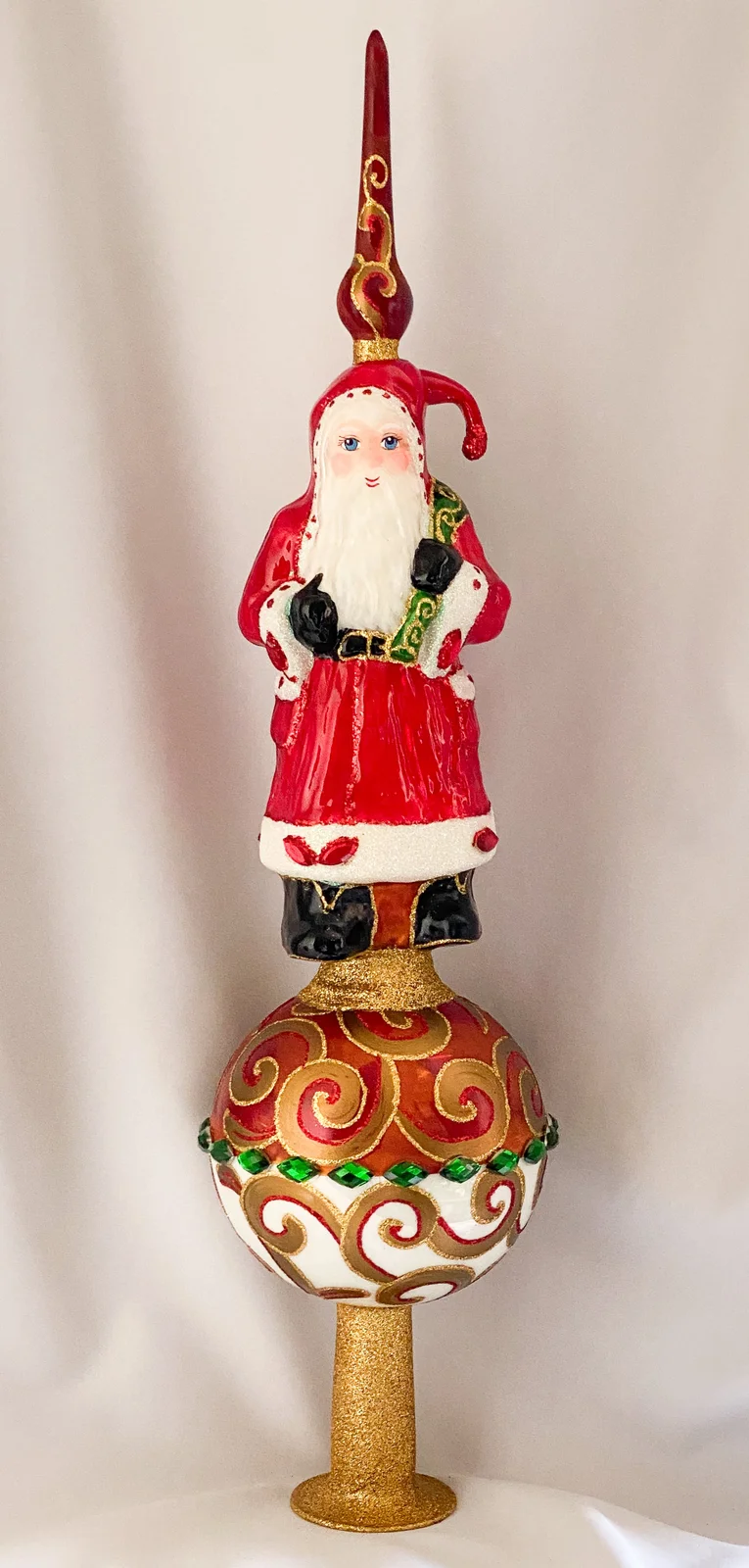 Wiktoria Spitze Weihnachtsmann im roten Mantel