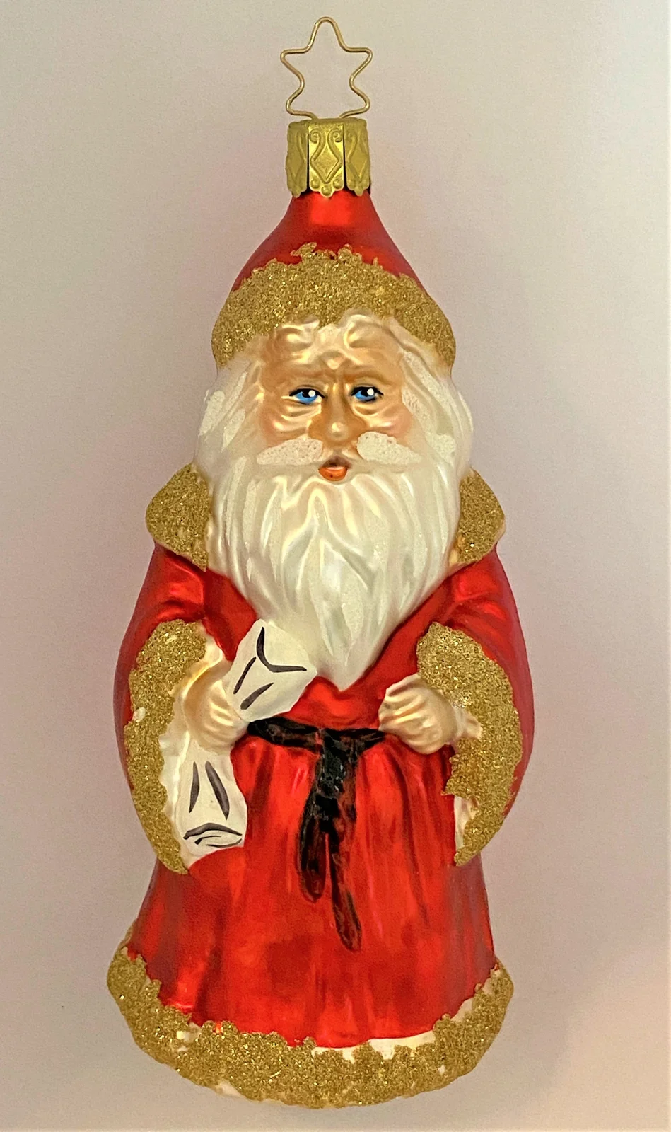 Inge-Glas Nikolaus mit der Betragen-Liste