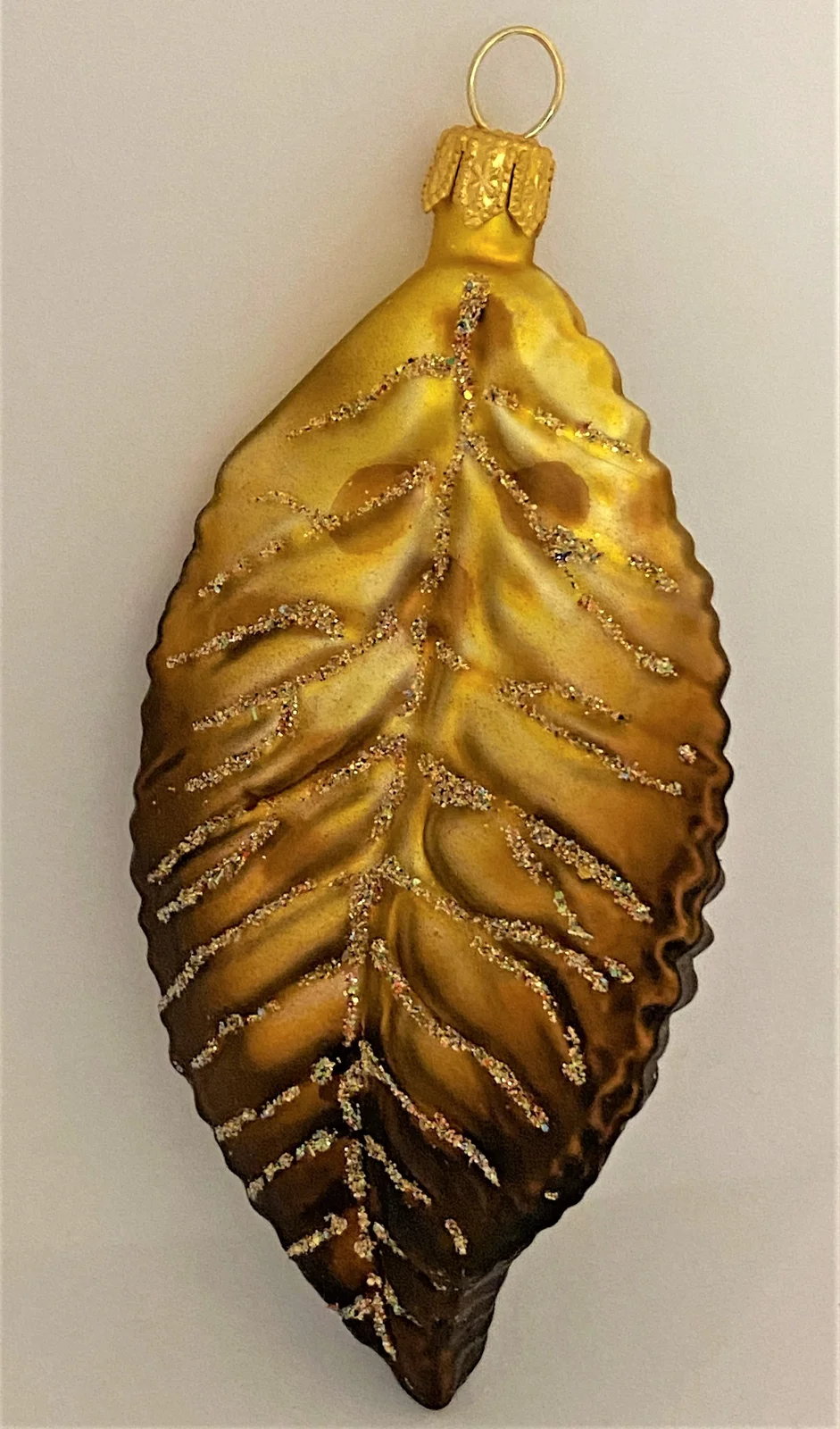 GMC Gold-braunes Kirschbaum-Blatt
