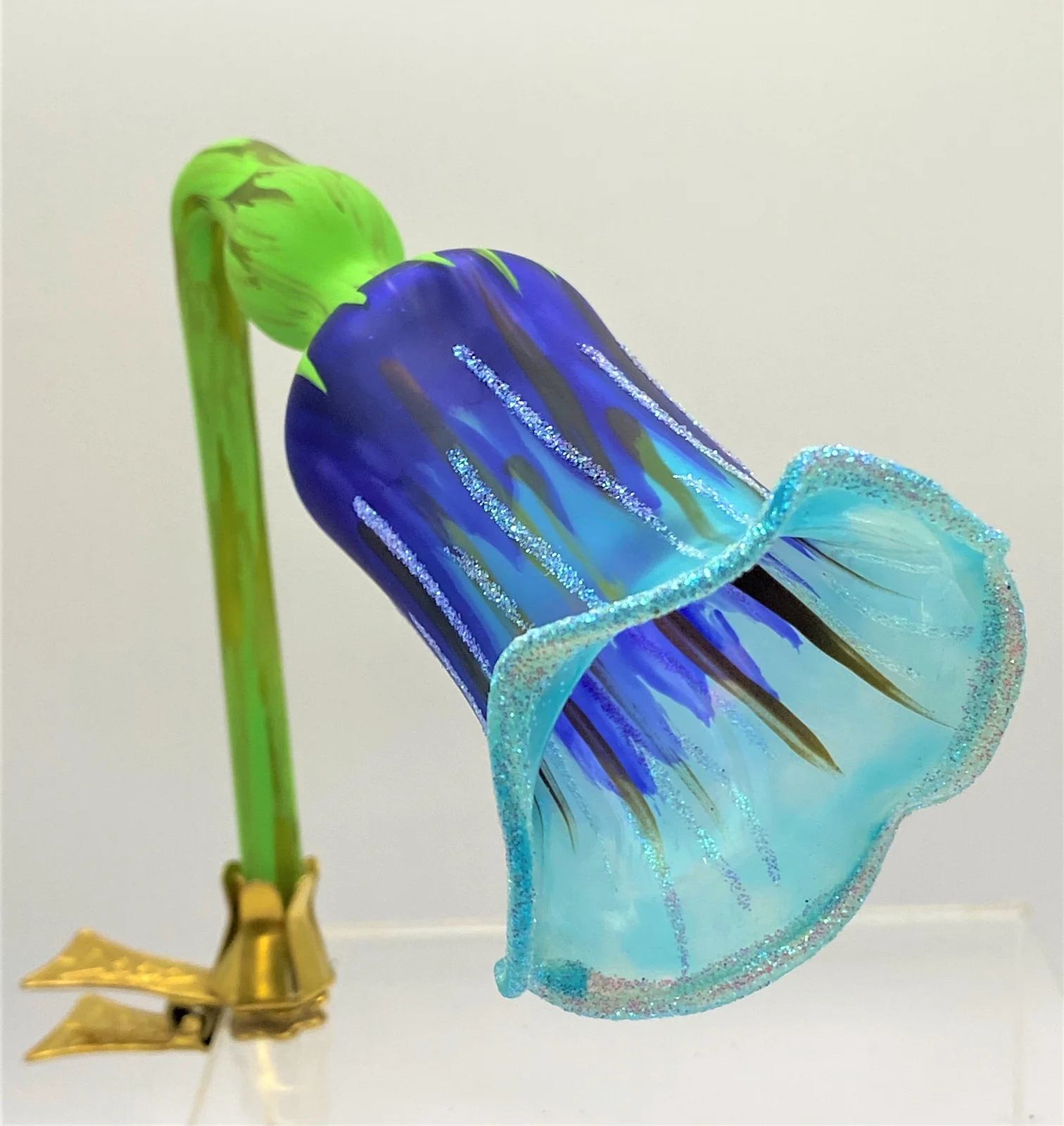 Wiktoria Glockenblume, blau auf Clip