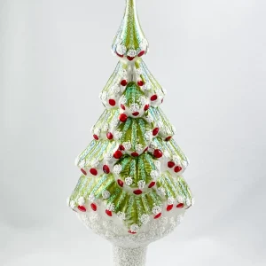 Wiktoria Verschneiter Weihnachtsbaum mit roten Kugeln geschmückt