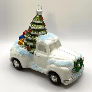 Hanco Der Weihnachtsbaum wird mit dem weissen Pickup geliefert