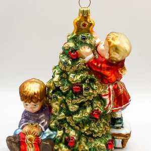 Komozja Die Kinder schmücken gemeinsam den Weihnachtsbaum, KOMOZJA MOSTOWSKI