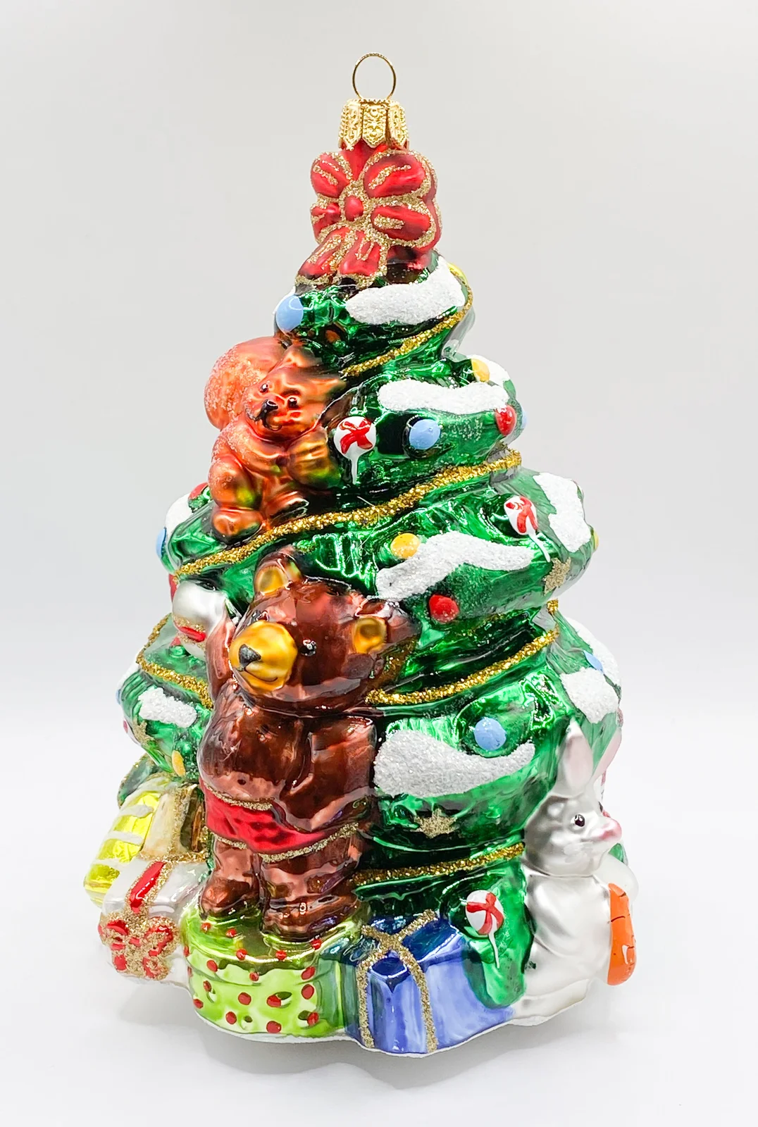 Impuls Die Tiere haben grosse Freude am Weihnachtsbaum