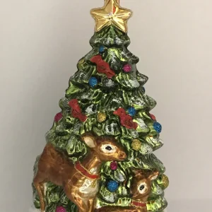 Glassware Rehe und roter Kardinal erfreuen sich am Weihnachtsbaum