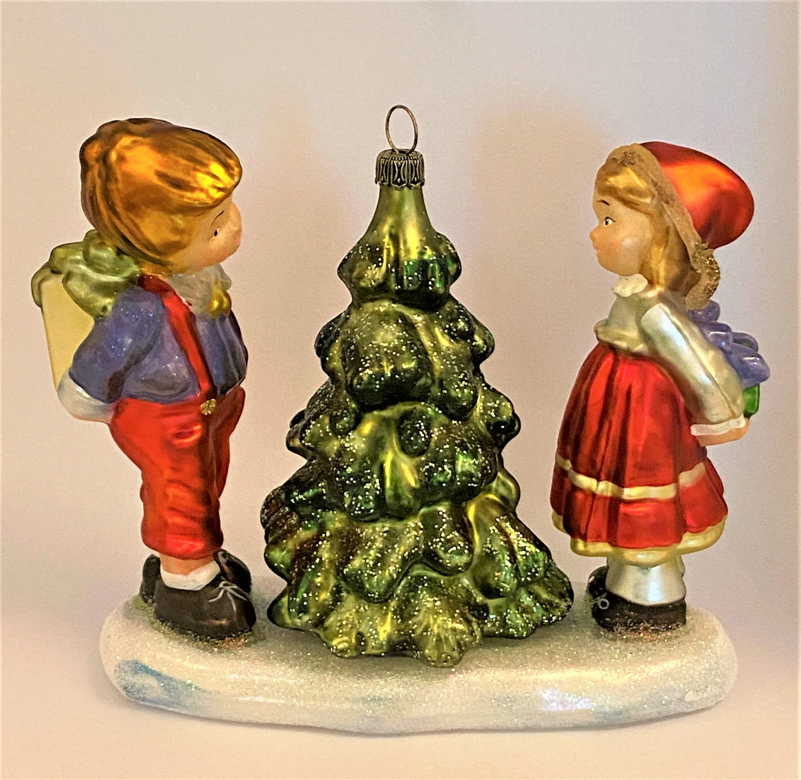 Komozja Zwei Kinder bewundern den Weihnachtsbaum, KOMOZJA MOSTOWSKI