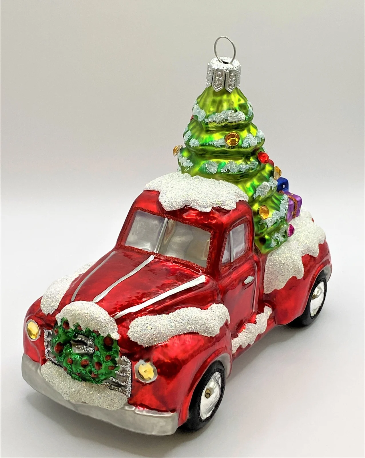 Hanco Der Weihnachtsbaum wird mit dem Pickup geliefert