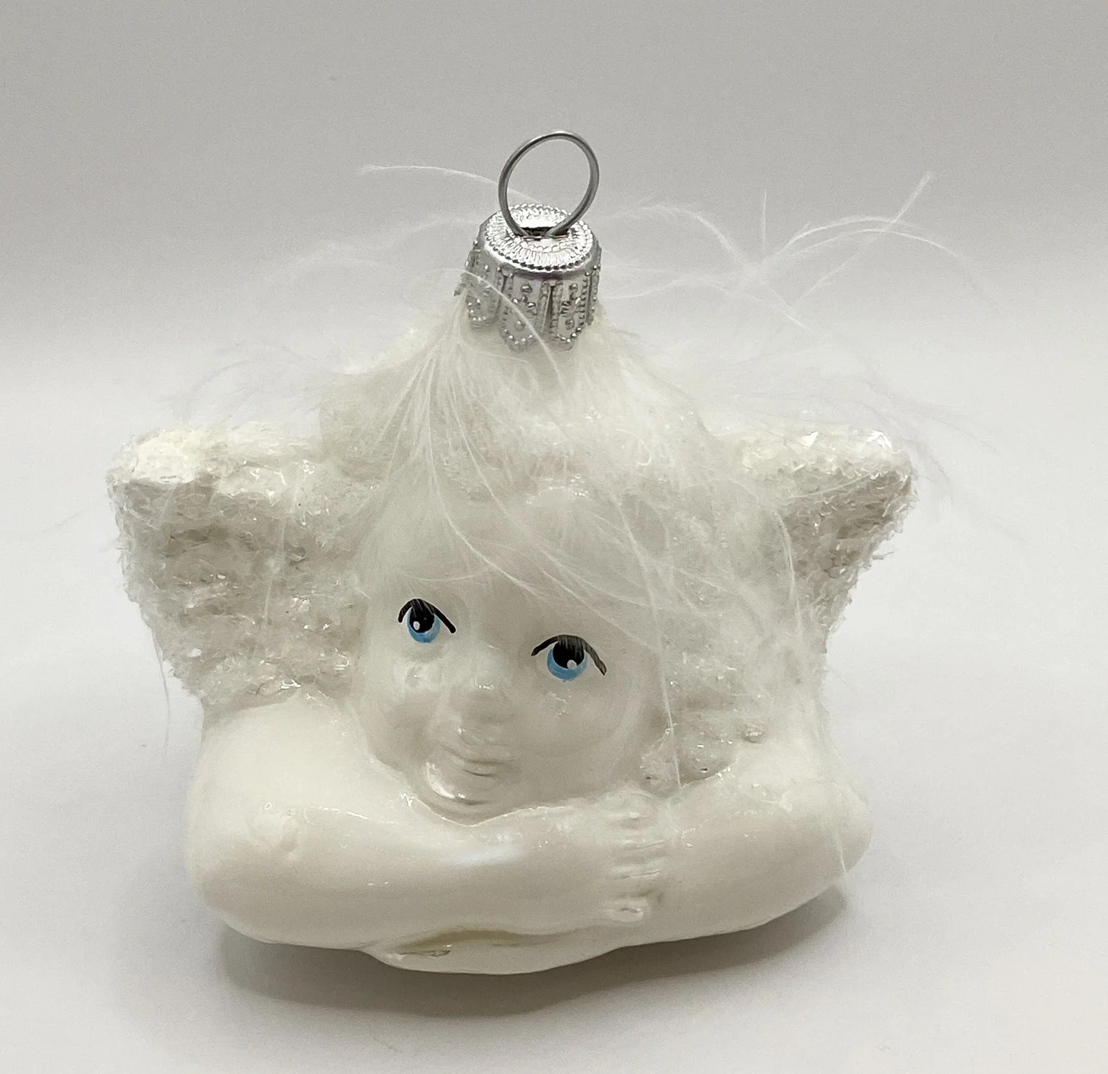 GMC Putto in glänzendem Weiss mit Glitzer-Flügeln, Raffael Engel
