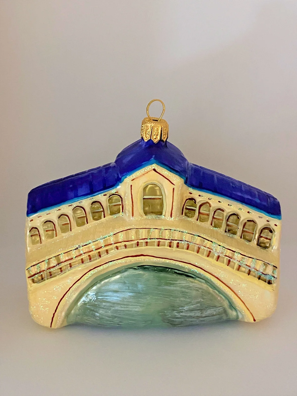 Wiktoria Rialto-Brücke von Venedig mit blauem Dach