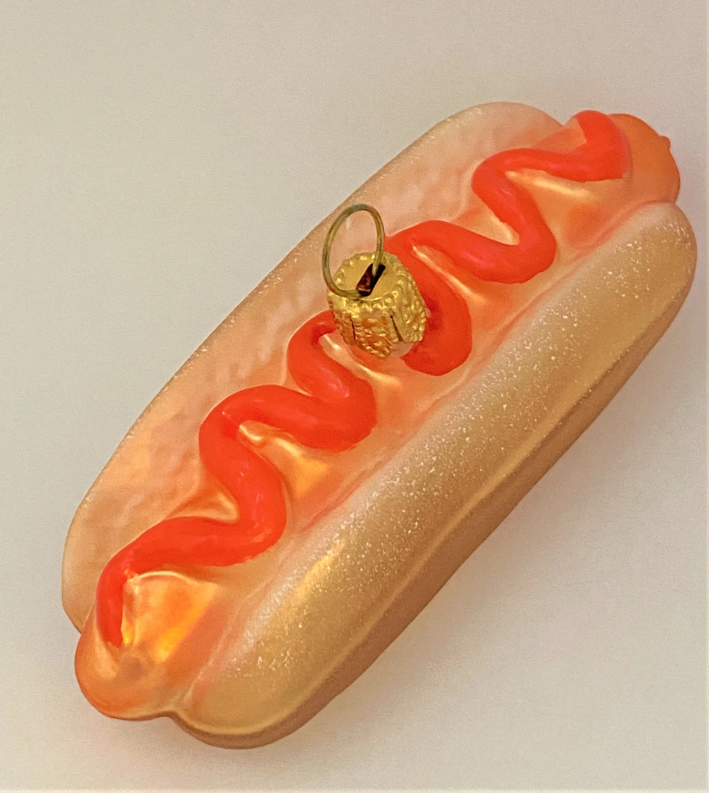 GMC Hot-Dog mit Ketchup