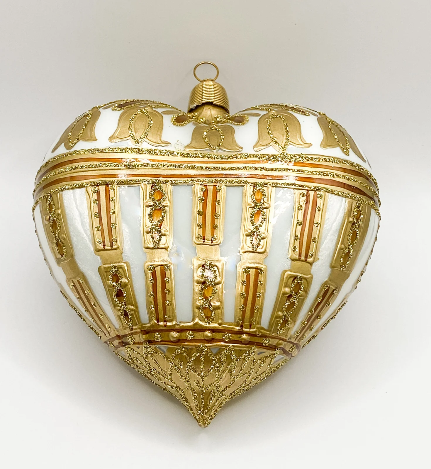 Oberfränkische Gold-Beiges Herz mit stilisierten Glockenblumen