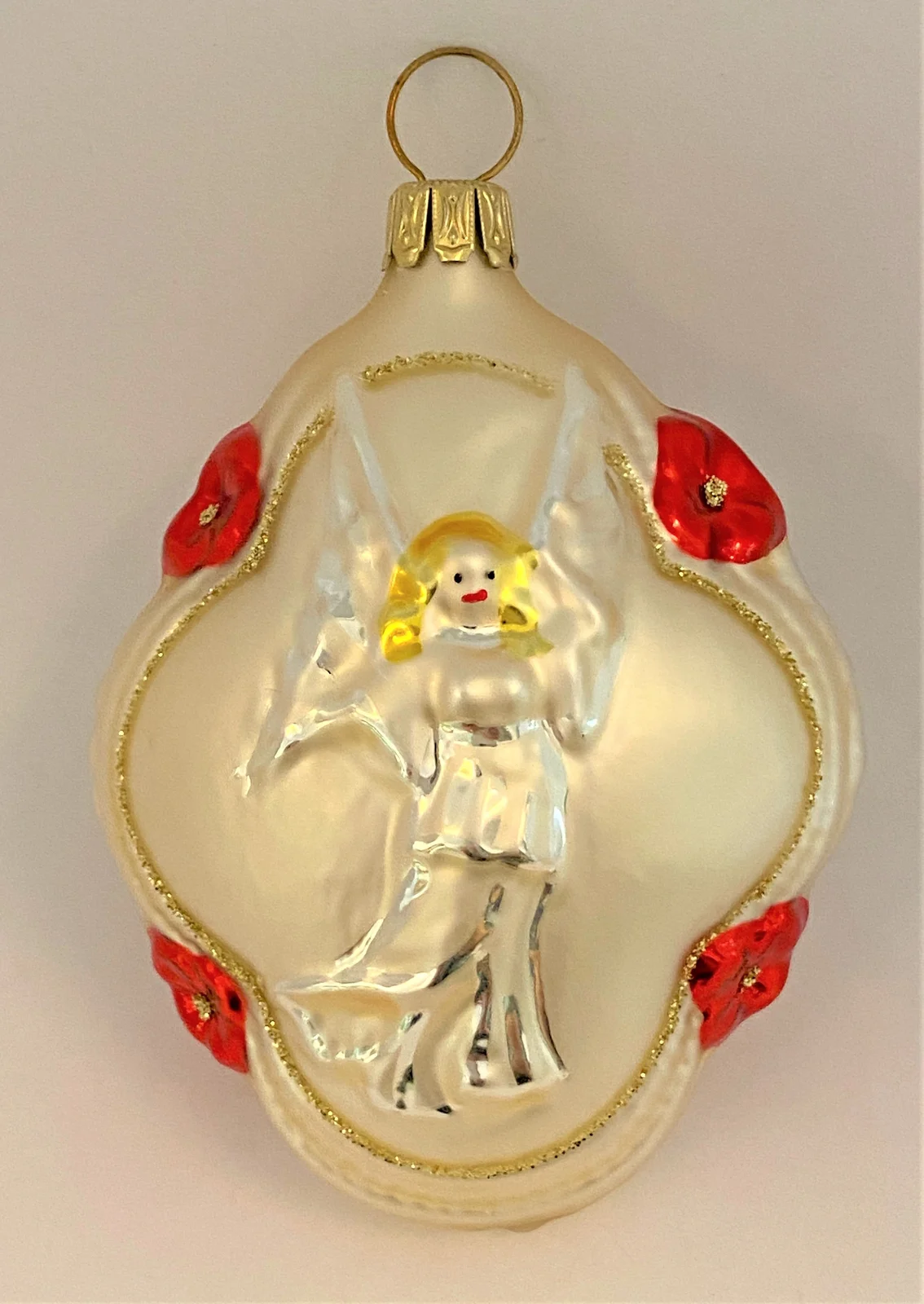 ANVA Medaillon mit Engel und roten Blüten