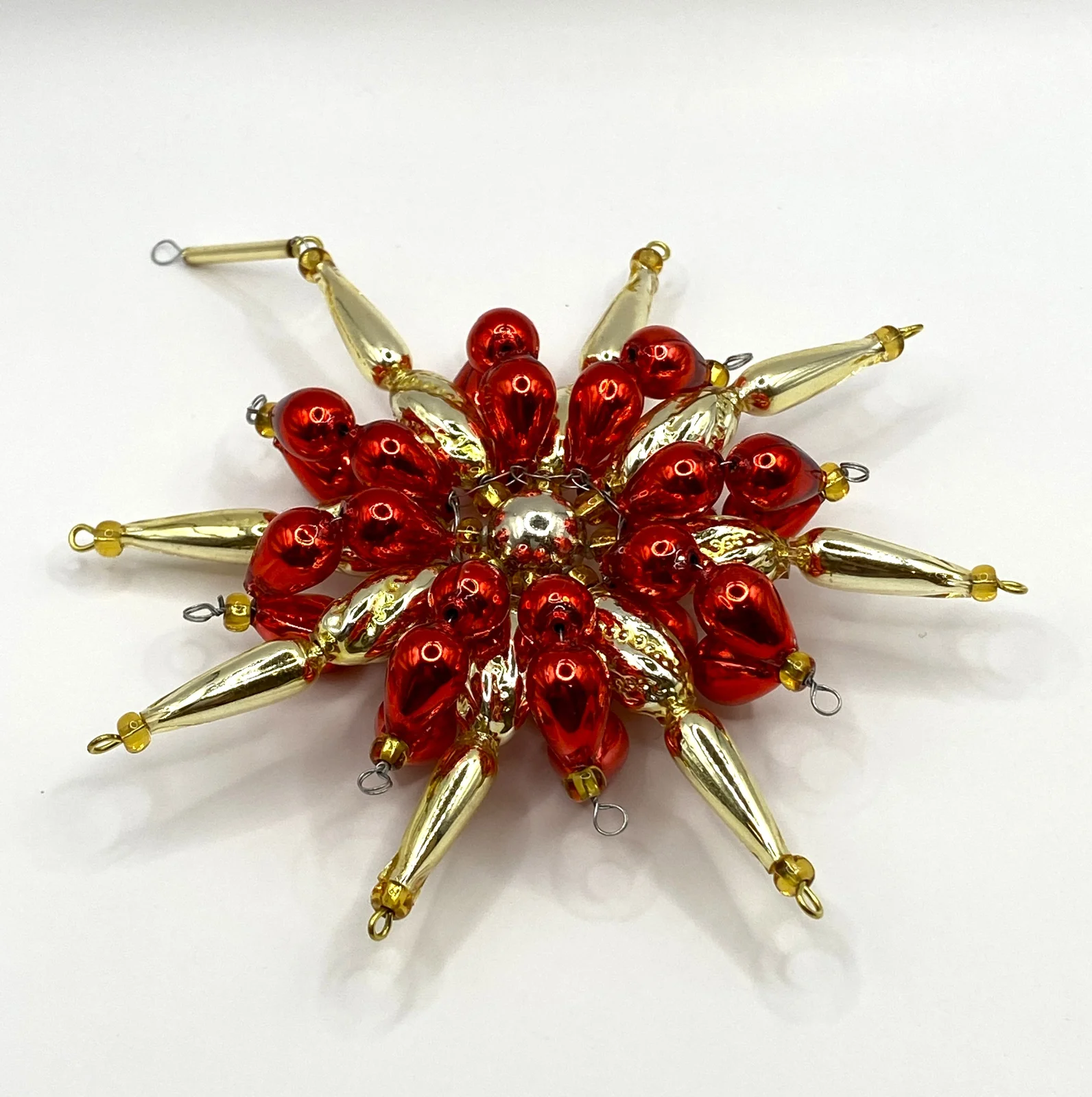 ANVA Gablonzer Perlen Stern in Rot und Gold