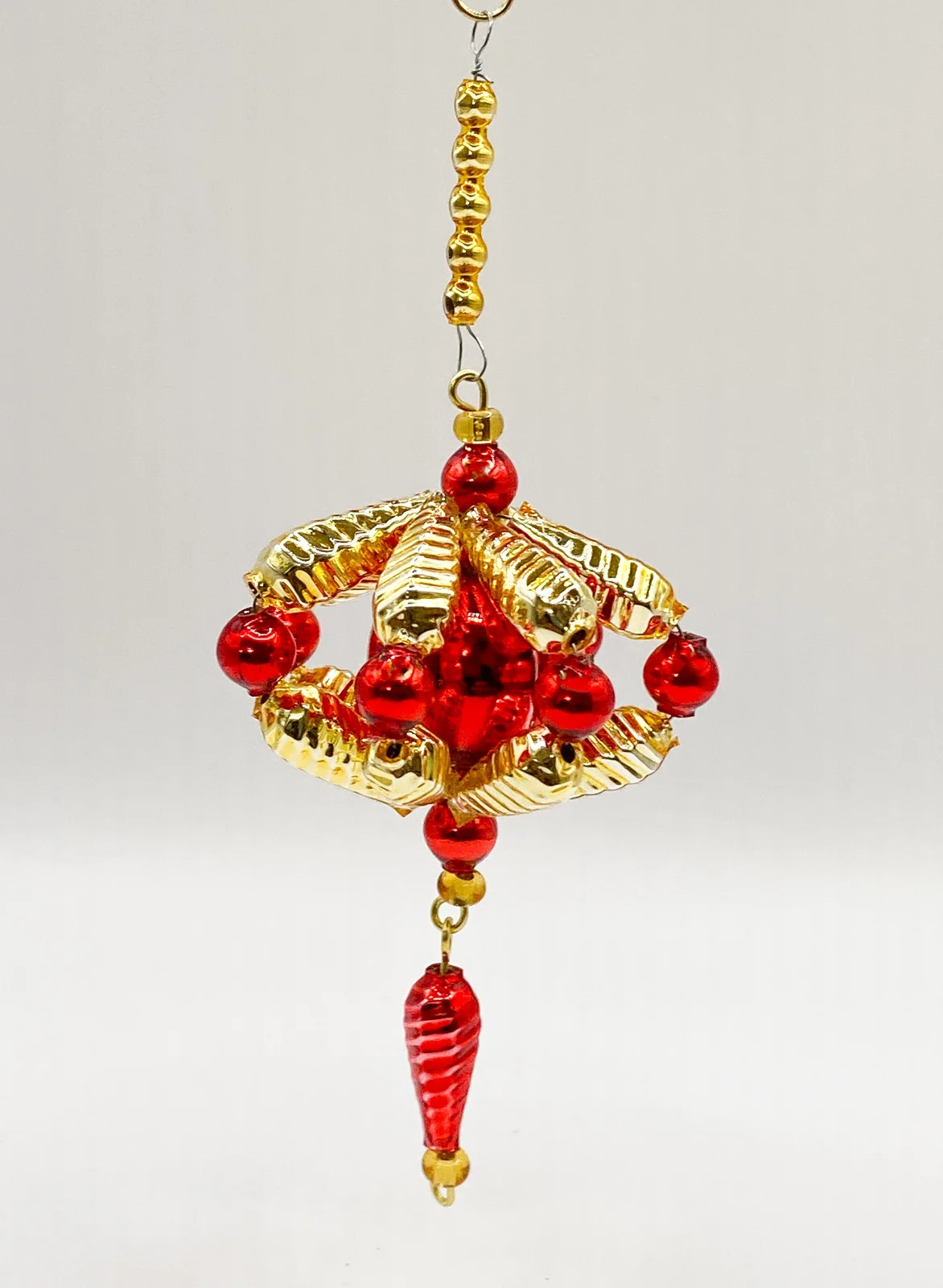 ANVA Lampion in Rot und Gold mit Gablonzer Perlen