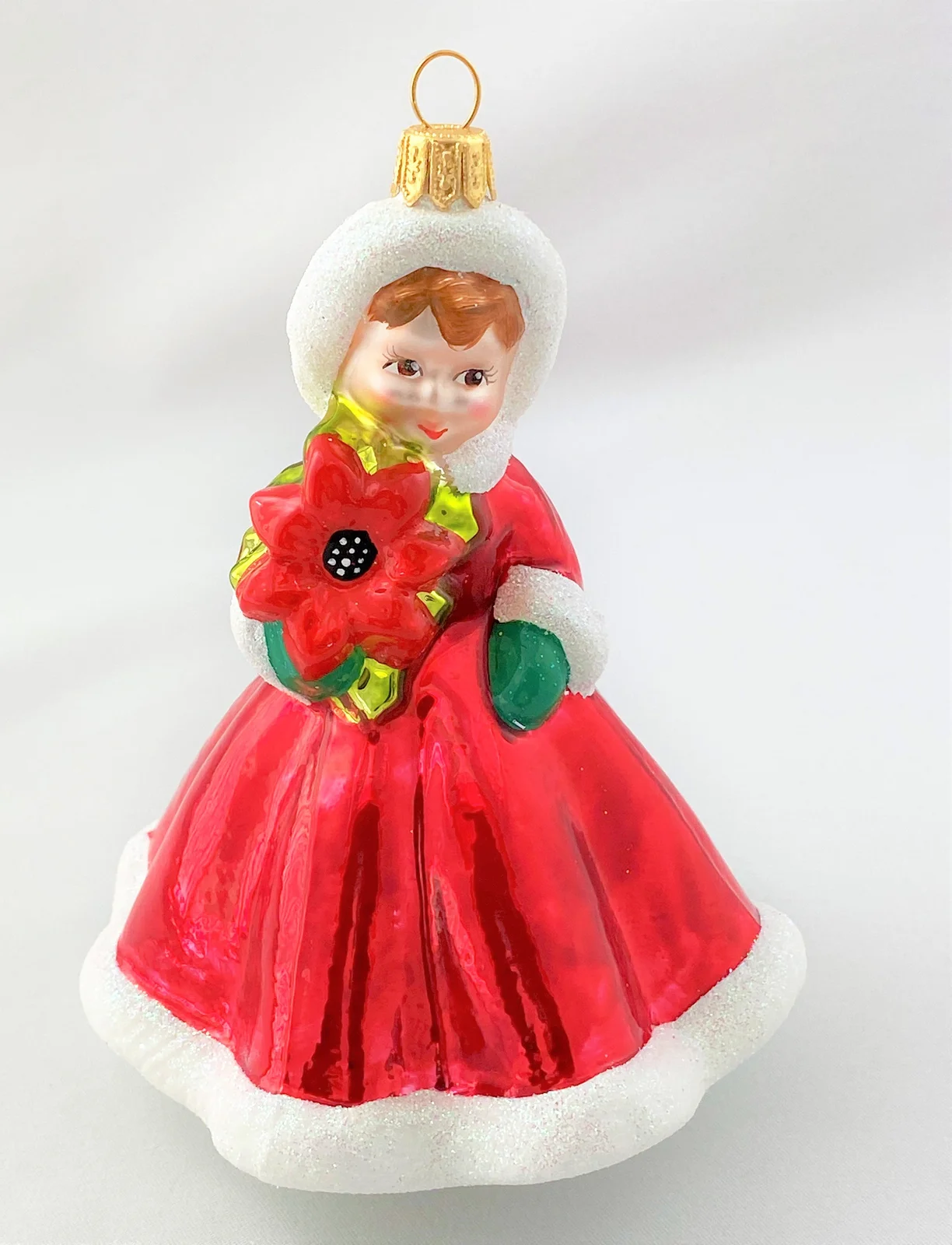Sonstige Mädchen im roten Winterkleid