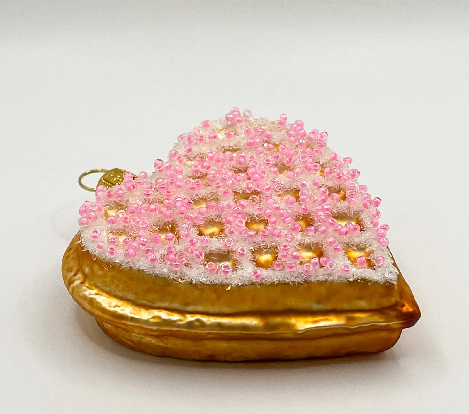 GMC Waffel in Herzform mit rosa Streusel, Gaufre