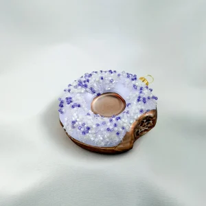 GMC Donut mit lila Zuckerguss und lila Streusseln