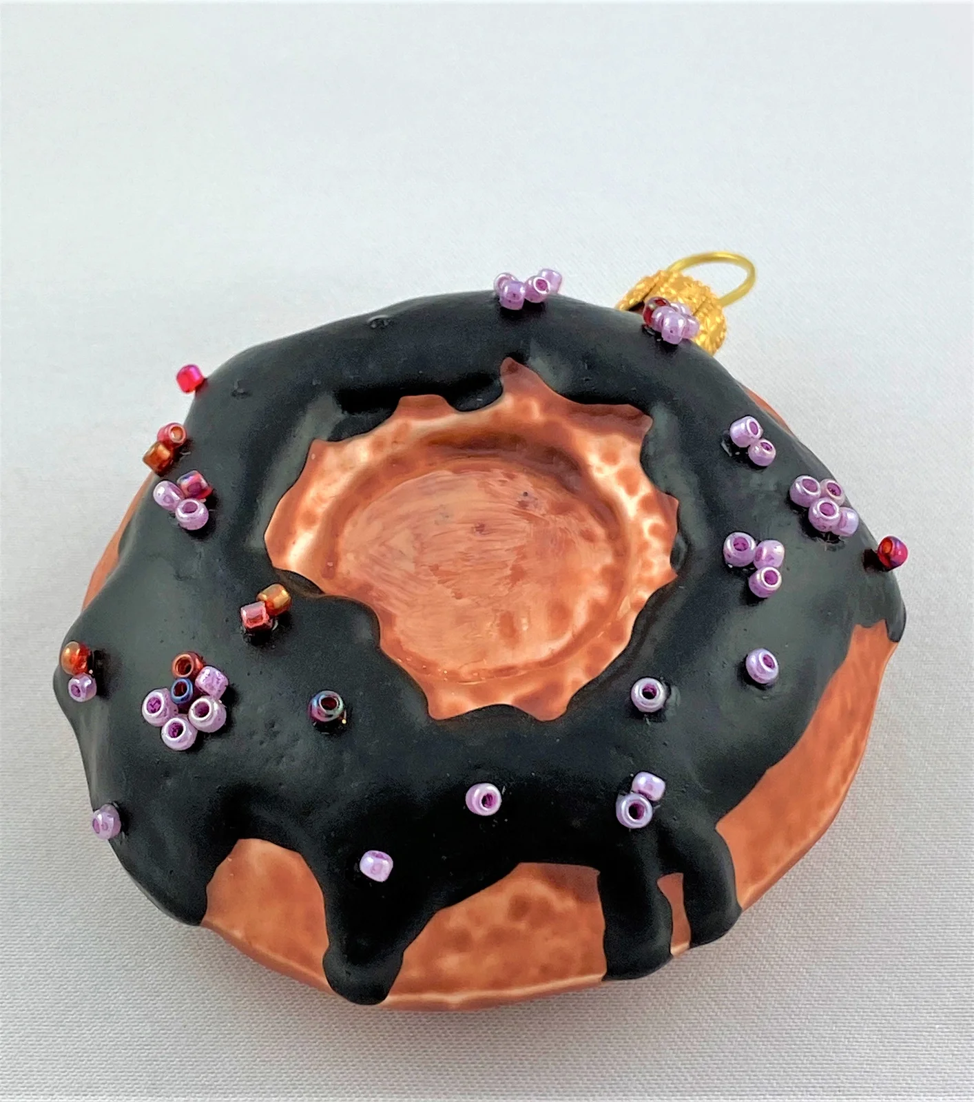 GMC Schokoladen-Donut mit Streuseln
