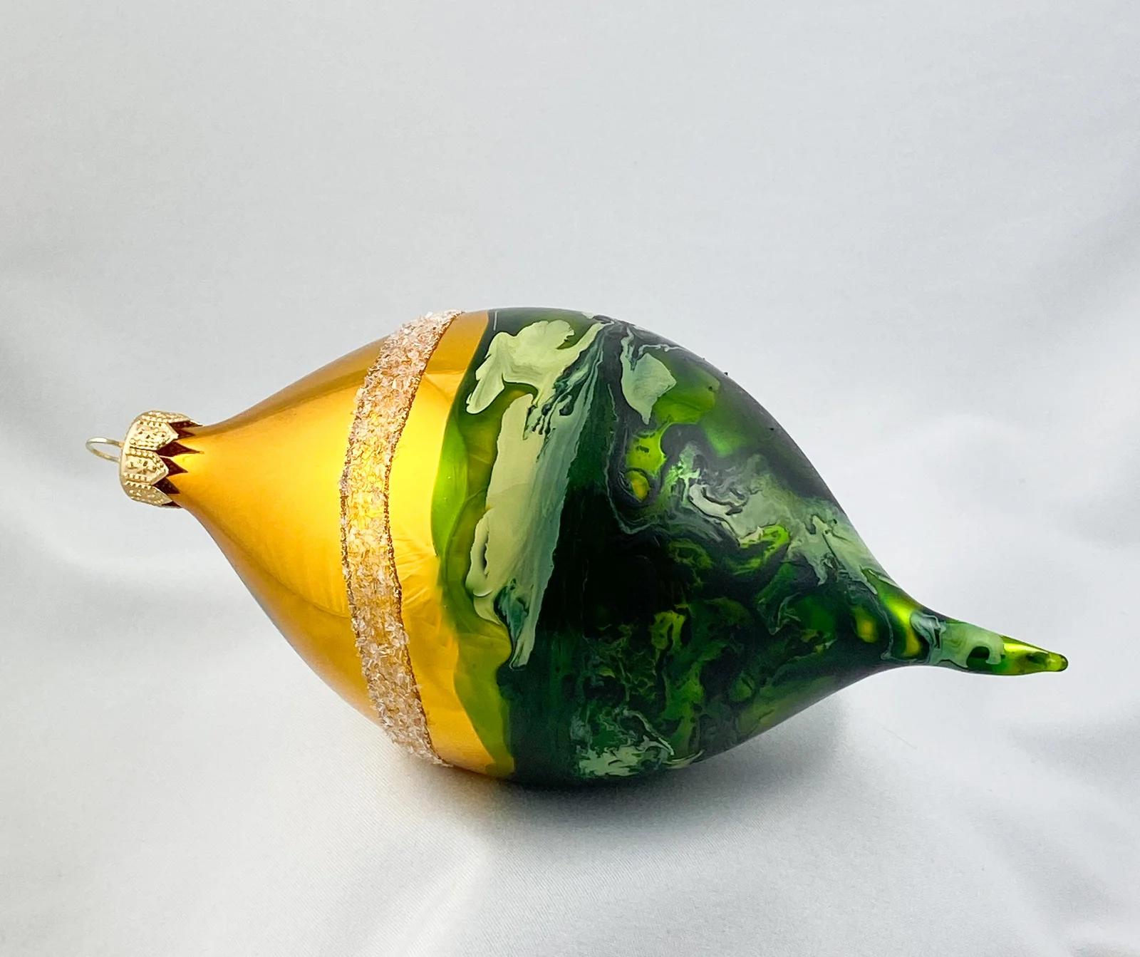 GMC Olive hellgrün-dunkelgrün marmoriert mit goldener Kappe