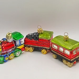 Oberfränkische Kleine bunte Lokomotive mit Kohlewagen und Wagon