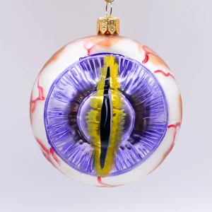 Wiktoria Anatomisches Auge mit violetter Iris und schmaler Pupille