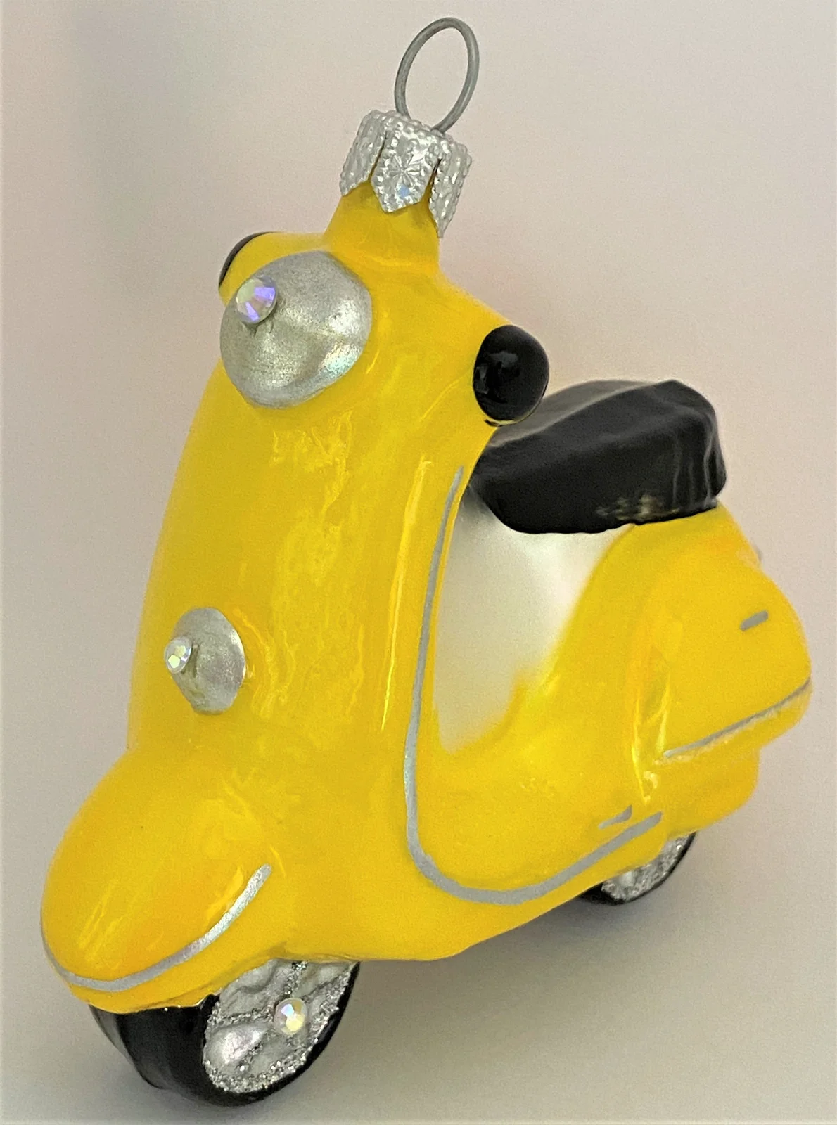 GMC Gelber Motor-Roller Vespa