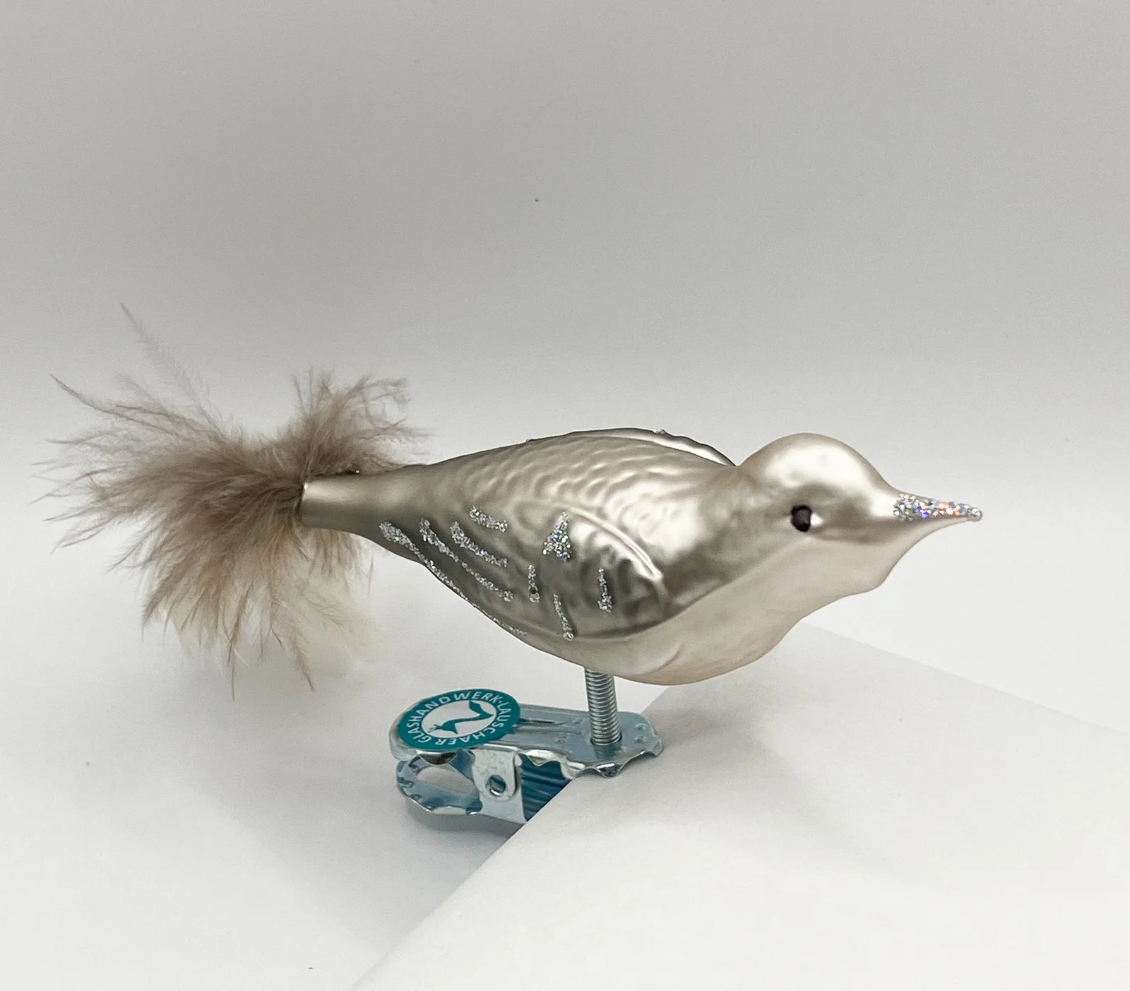 Thüringer Vogel in warmem grau mit Glitzer