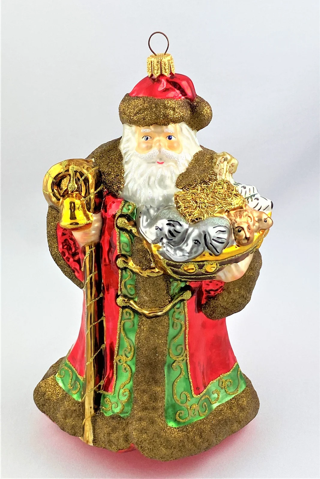 Glassware Nikolaus trägt die Arche Noah auf dem Arm