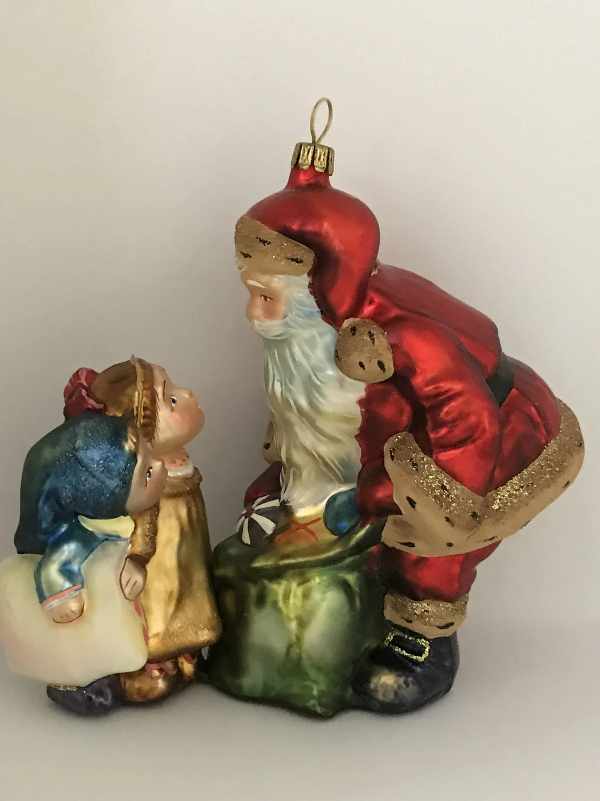Komozja Kinder im Schlafanzug sagen dem Weihnachtsmann Verse auf, KOMOZJA MOSTOWSKI