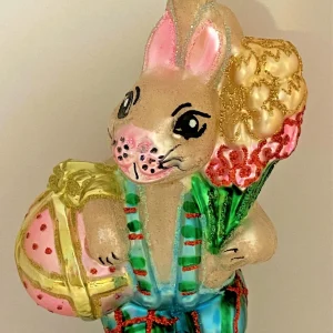 Szklo Osterhase bringt den Blumenstrauss