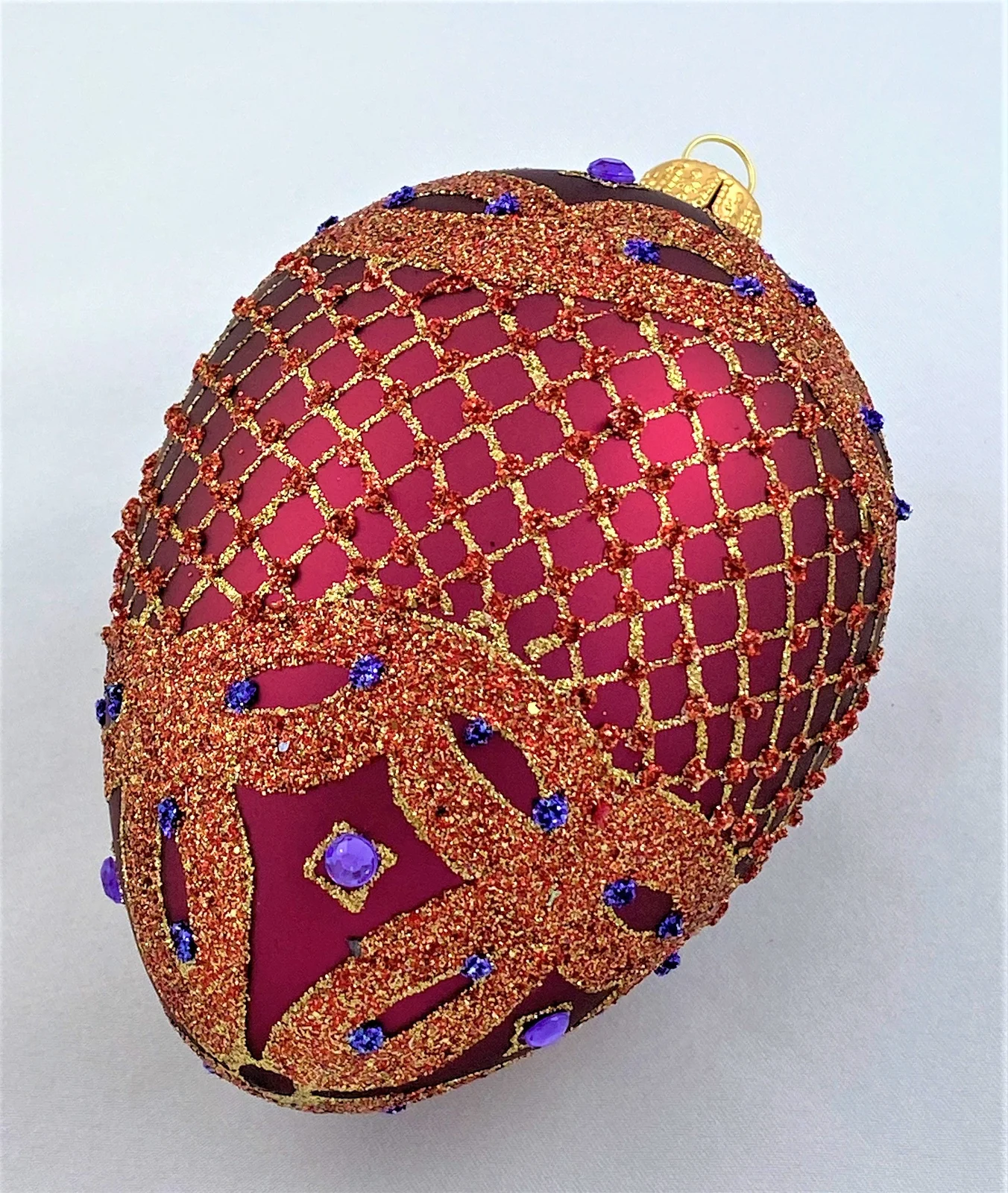 GMC Faberge-Ei bordeaux rot mit barockem Gittermuster