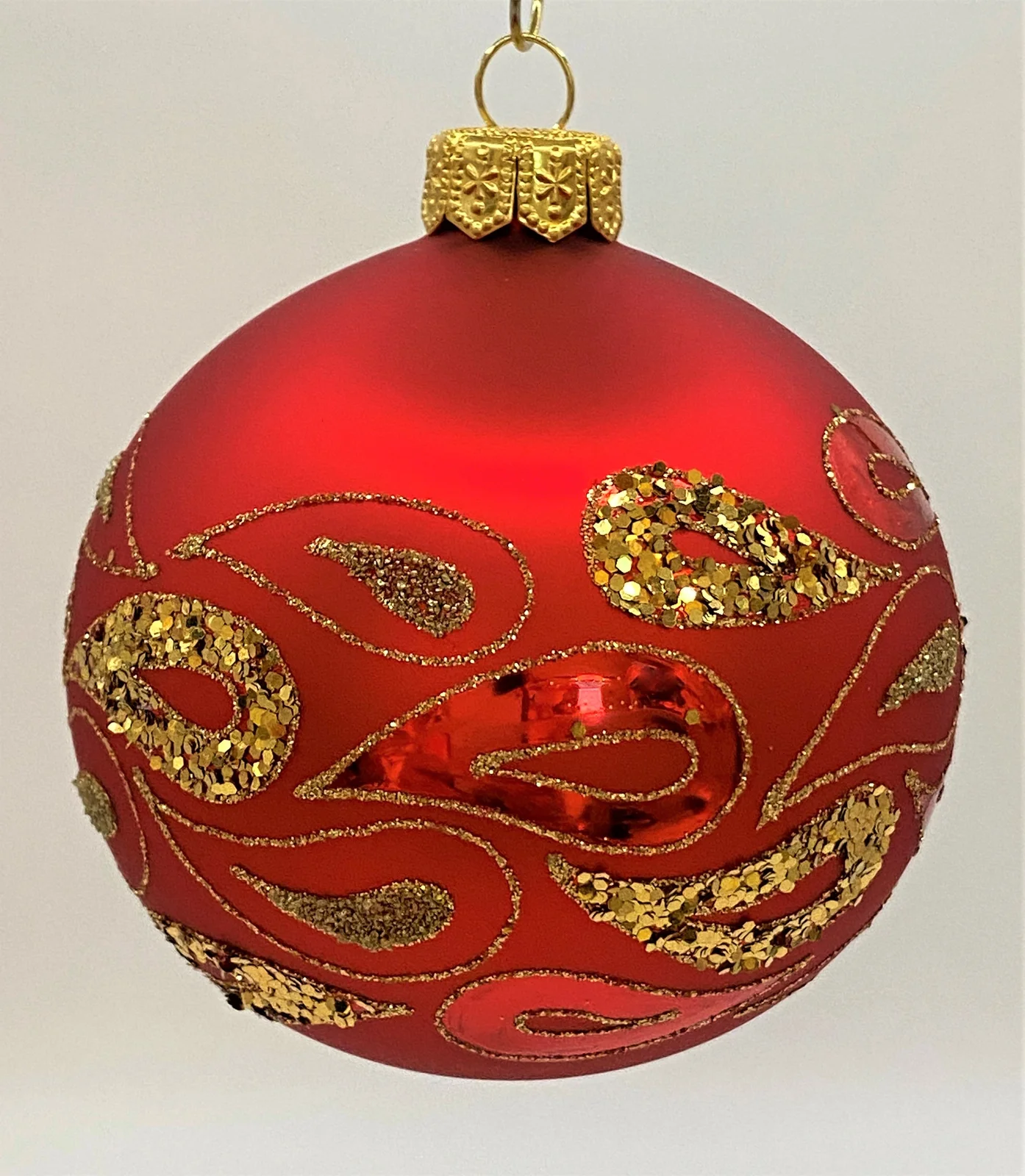 GMC Kugel rot mit goldenen Blätterranken
