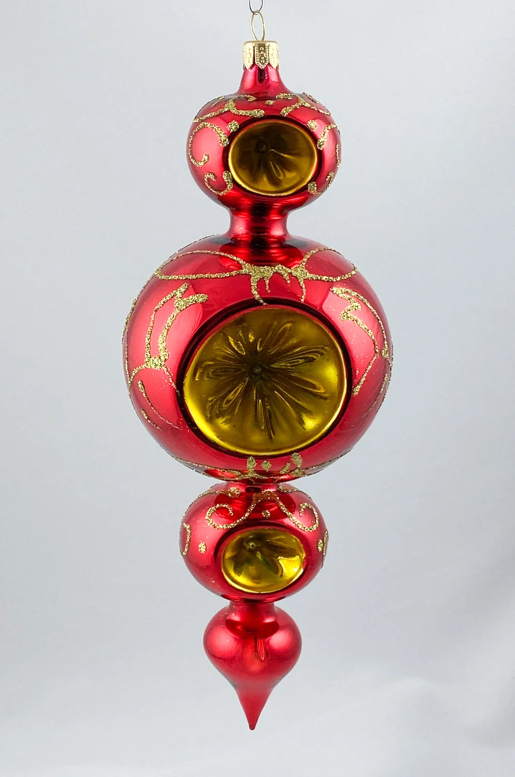 Wiktoria Grosse Fantasie-Form in Rot mit goldenen Reflexen