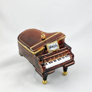 GMC Brauner Flügel oder Piano