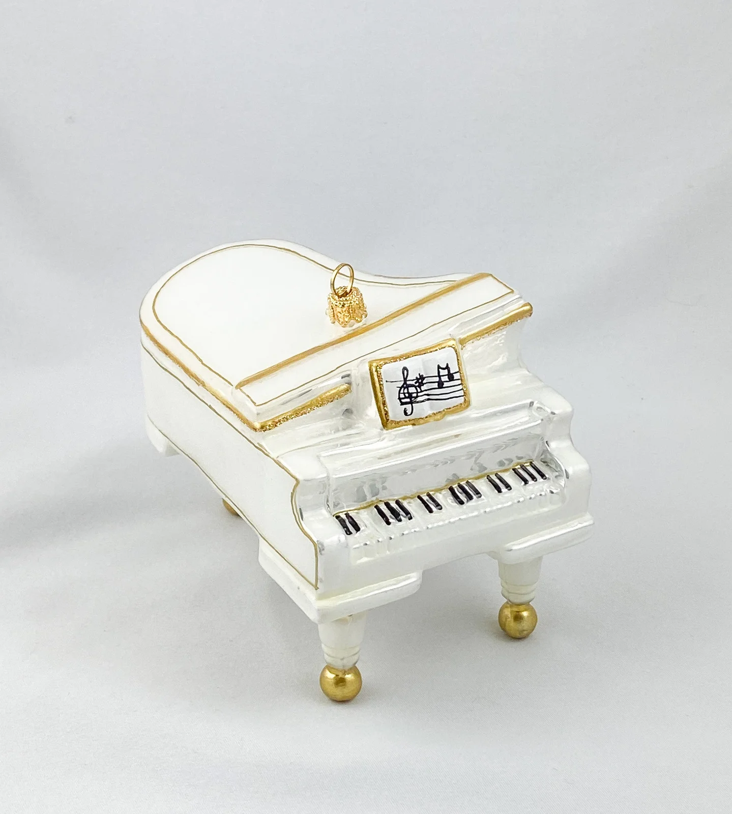 GMC Weisser Flügel oder Piano