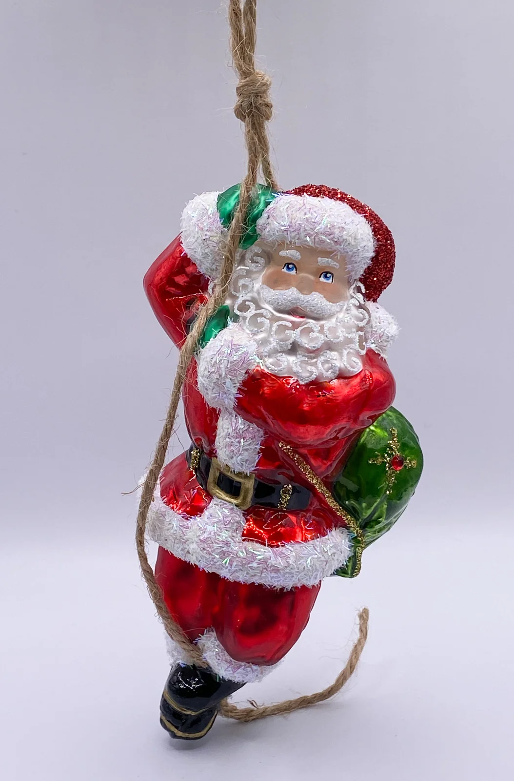 Impuls Santa Claus seilt sich geschickt ab