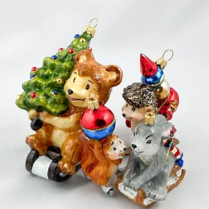 Komozja Die Waldtiere schmücken zusammen den Weihnachtsbaum im Wald, KOMOZJA MOSTOWSKI