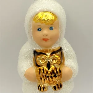 Inge-Glas Schneekind spielt mit der Eule