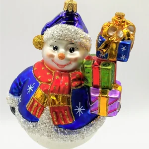 Hanco Schneemann mit blauer Jacke und vielen Geschenken