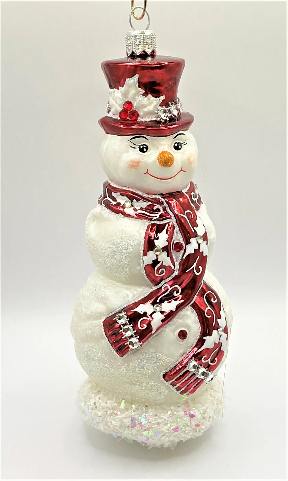 Hanco Schneemann mit rotem Schal und Hut