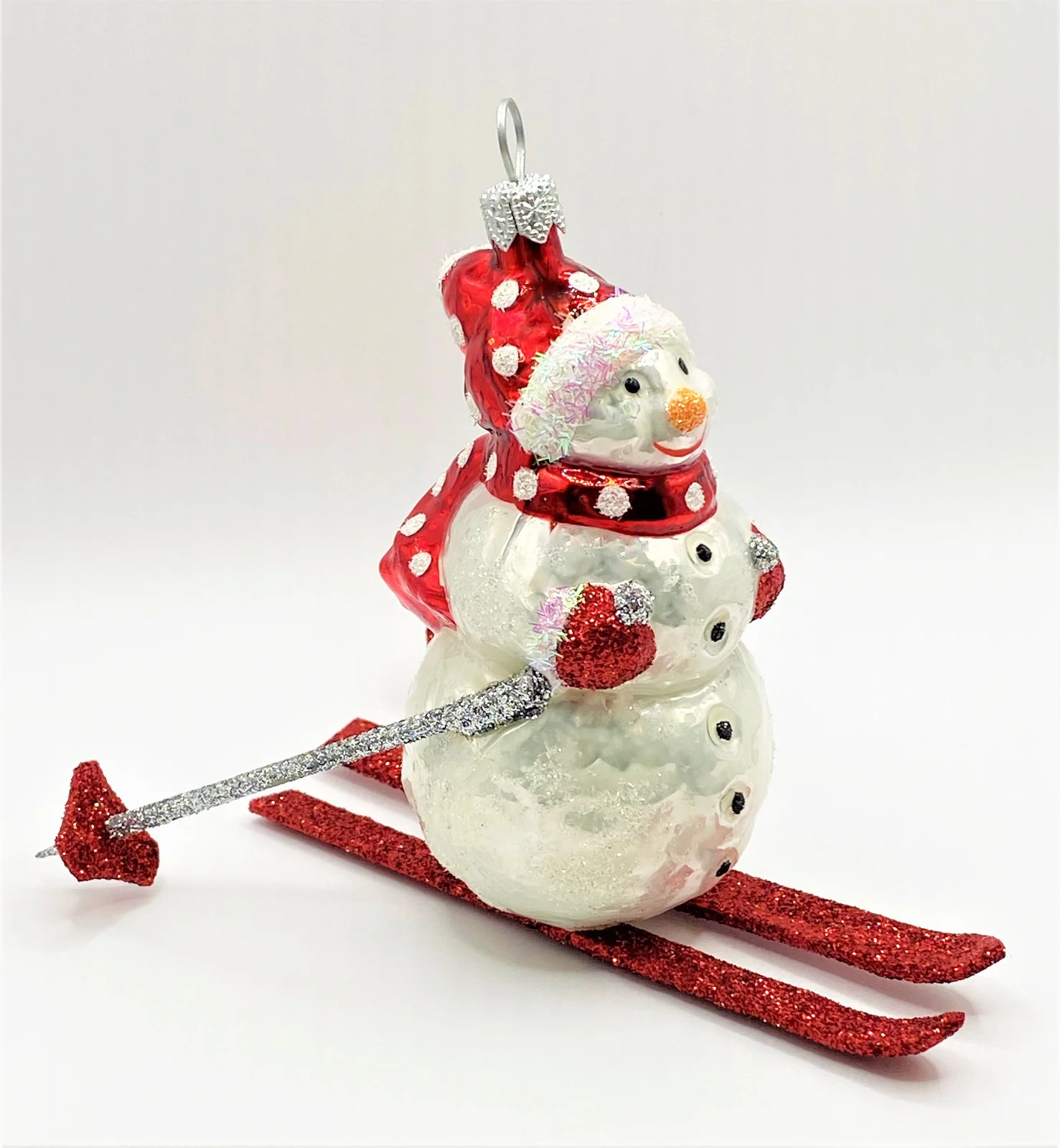 Hanco Schneemann fährt Ski