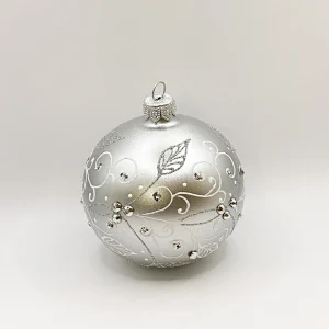 Dagmara Kugel silber matt mit Blätterranken-Motiv