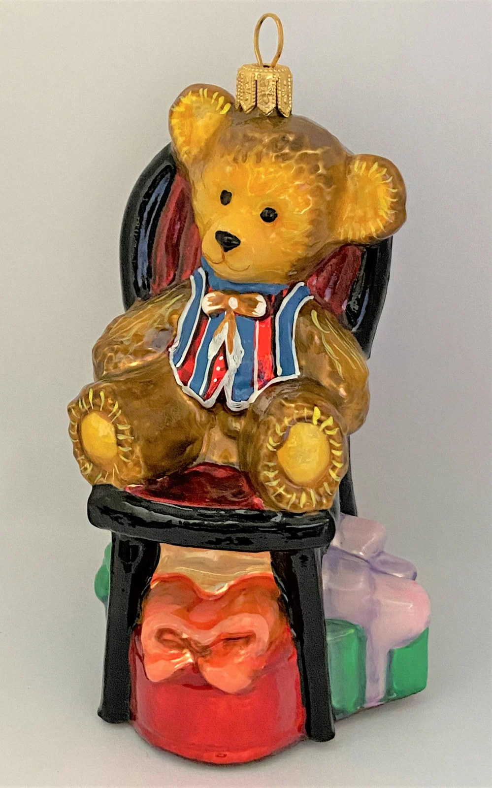 Komozja Teddy-Bär sitzt im Stuhl, KOMOZJA MOSTOWSKI
