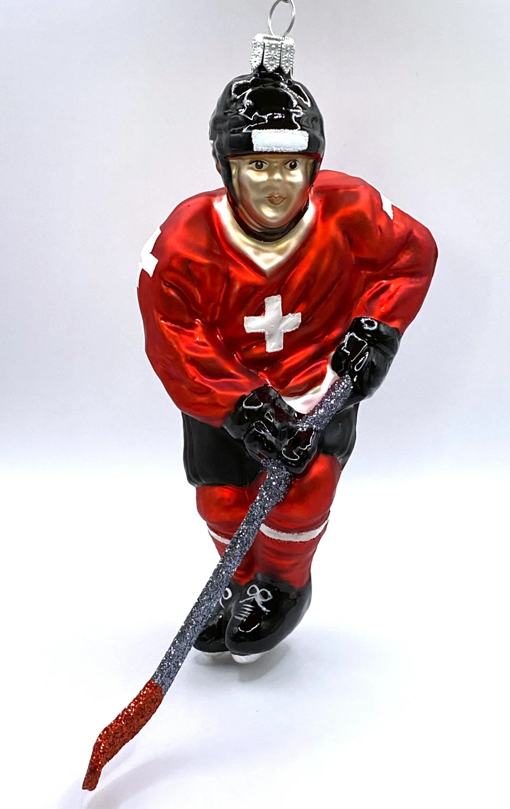 Hanco Eishockey Spieler mit Schweizer Kreuz