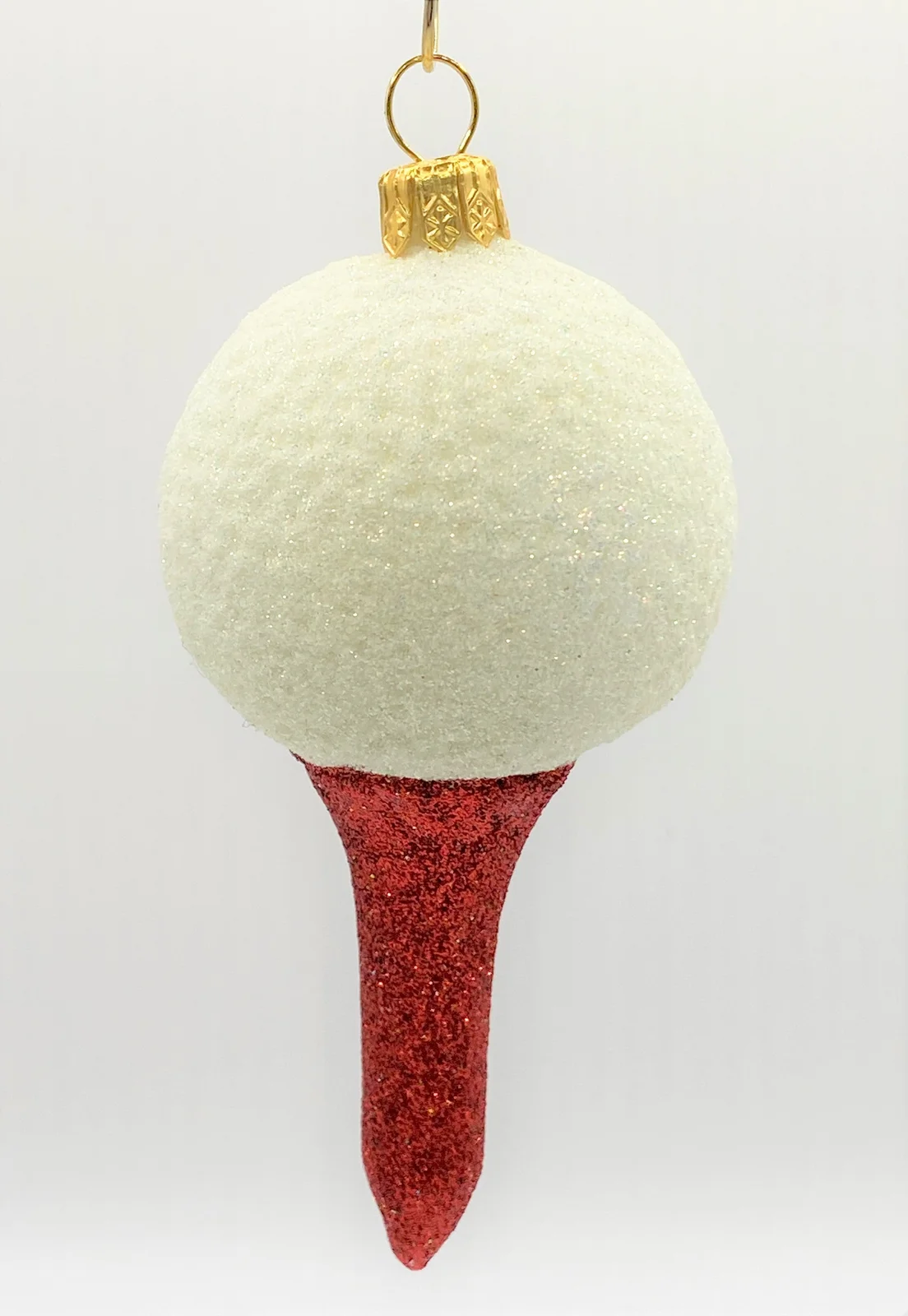 Impuls Golfball auf dem Tee