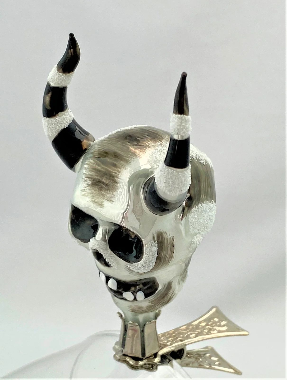Wiktoria Wilder Skull mit gestreiften Hörnern