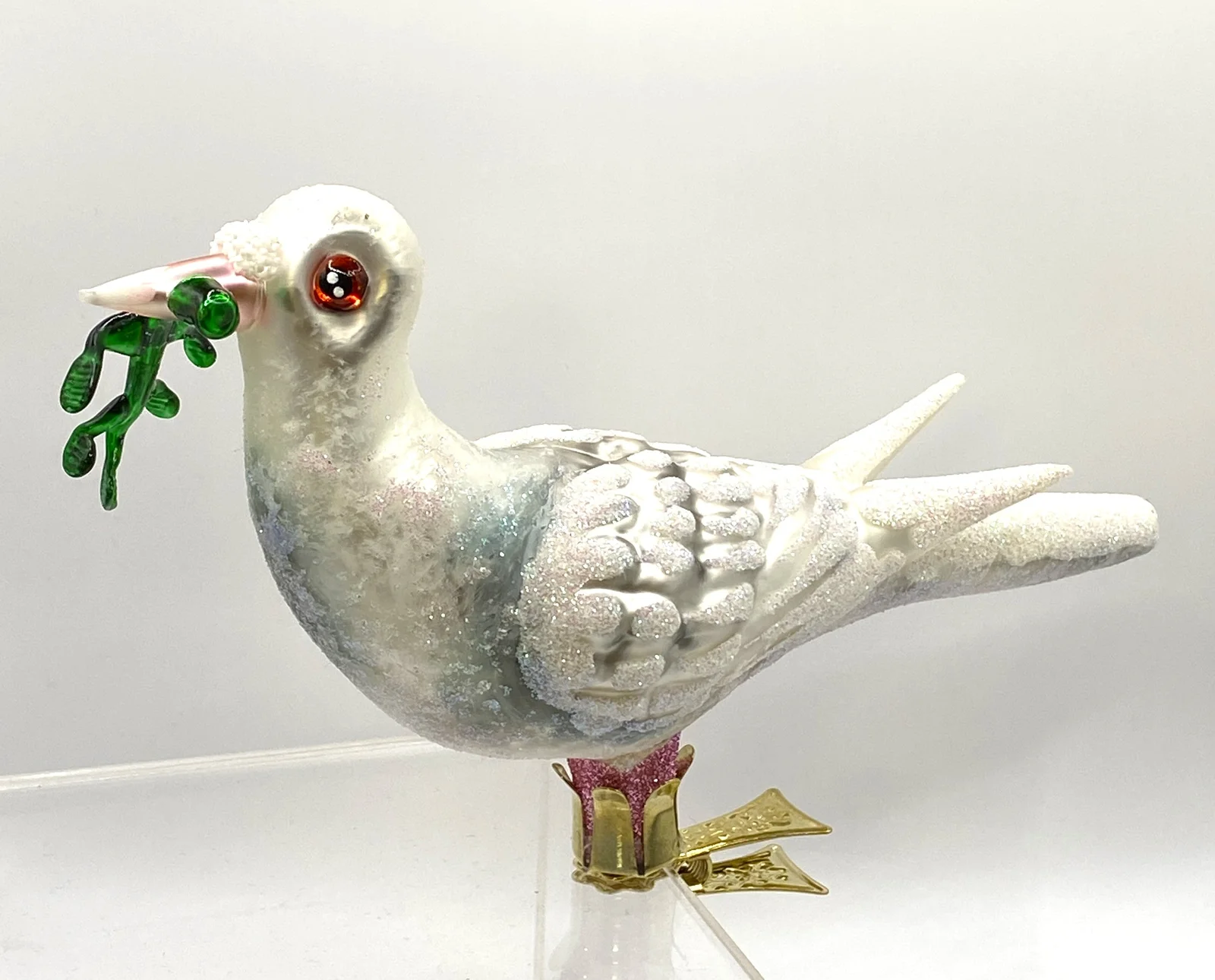 Wiktoria Grosse Friedens-Taube mit Zweig im Schnabel