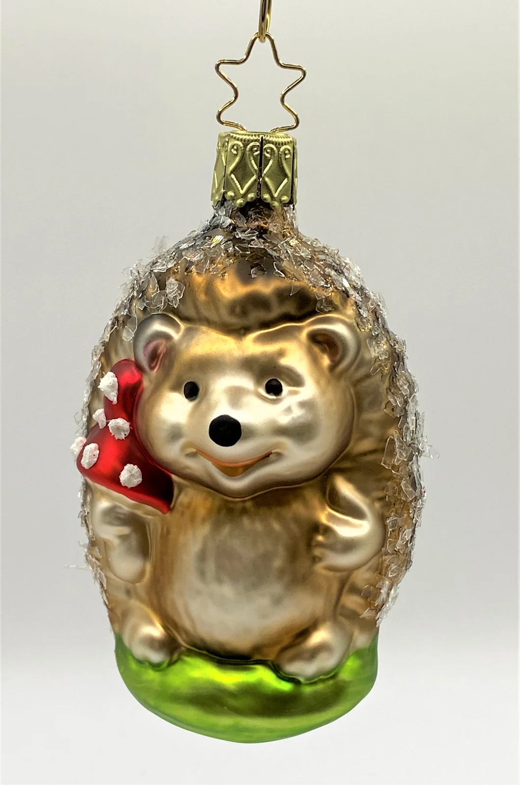 Inge-Glas Papa Igel bringt der Mama Igel einen Fliegenpilz