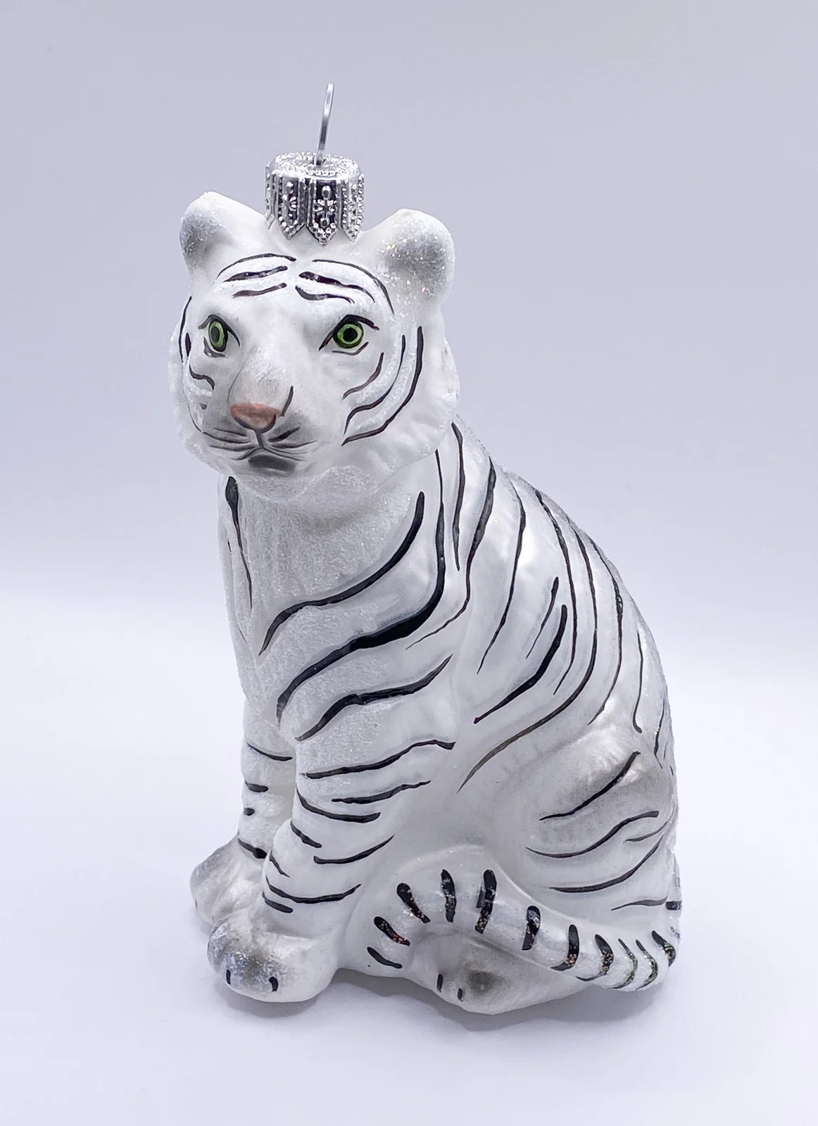 GMC Ruhender weisser Tiger